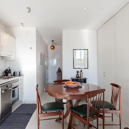 Great View And Location In Lisbon! Διαμέρισμα Lisboa