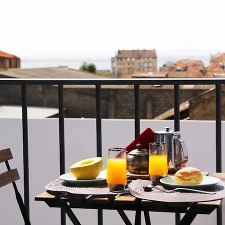 Great View And Location In Lisbon! Διαμέρισμα *