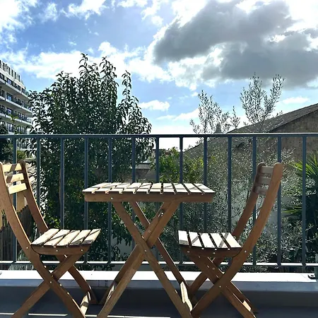 Great View And Location In Lisbon! Appartamento